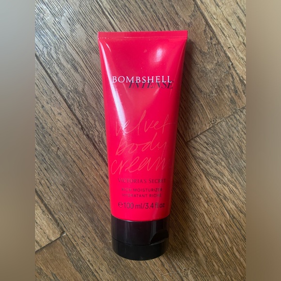 Victoria’s Secret Bombshell Intense Body Lotion - Picture 1 of 3
